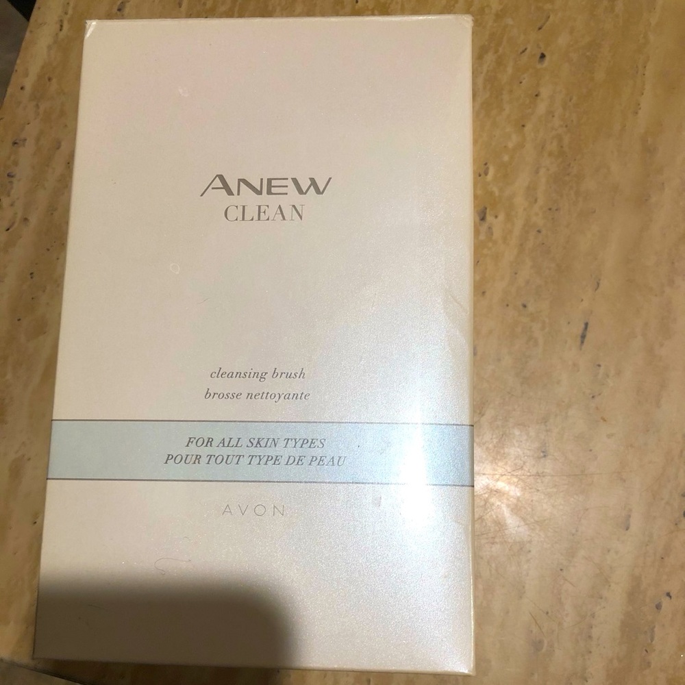 Avon cleansing brush